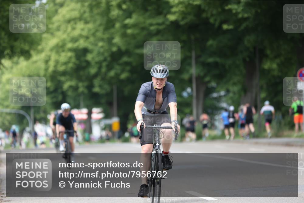15.06.2025 - 7 Türme Triathlon Yannick Fuchs http://msf.ph/oto/7956762 15.06.2025 13:41:07 Radfahren 415, 572, 984 meine-sportfotos.de