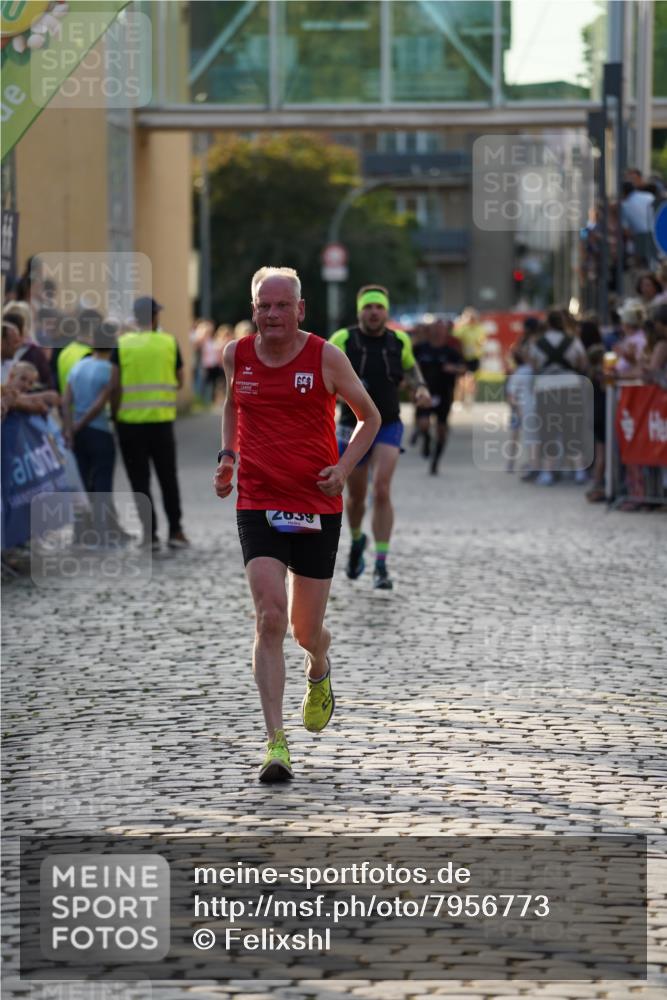 13.06.2025 - Holstenköstenlauf Felixshl http://msf.ph/oto/7956773 13.06.2025 19:47:37 Laufen 2639, 2795, 2858 meine-sportfotos.de