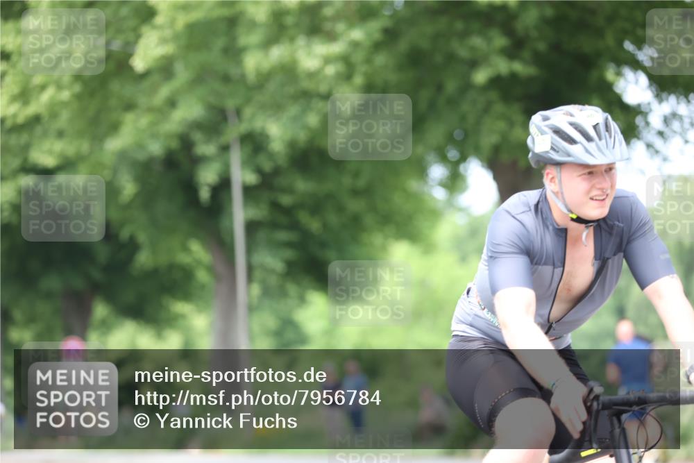 15.06.2025 - 7 Türme Triathlon Yannick Fuchs http://msf.ph/oto/7956784 15.06.2025 13:41:08 Radfahren 415, 572, 984 meine-sportfotos.de