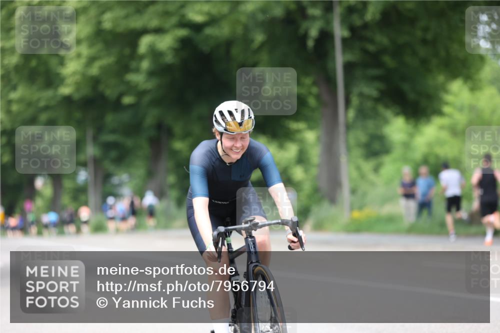 15.06.2025 - 7 Türme Triathlon Yannick Fuchs http://msf.ph/oto/7956794 15.06.2025 13:41:10 Radfahren 415, 572, 984 meine-sportfotos.de