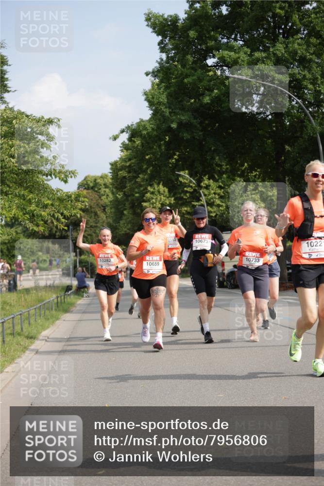 15.06.2025 - REWE Women's Run Jannik Wohlers http://msf.ph/oto/7956806 15.06.2025 08:52:09 Laufen 10282, 10659, 0583, 10673, 1022, 10733 meine-sportfotos.de