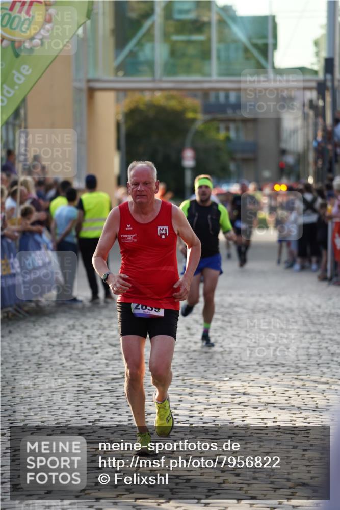 13.06.2025 - Holstenköstenlauf Felixshl http://msf.ph/oto/7956822 13.06.2025 19:47:37 Laufen 2639, 2795, 2858 meine-sportfotos.de