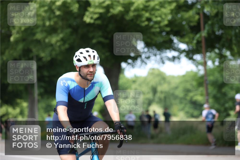15.06.2025 - 7 Türme Triathlon Yannick Fuchs http://msf.ph/oto/7956838 15.06.2025 13:41:18 Radfahren 589 meine-sportfotos.de
