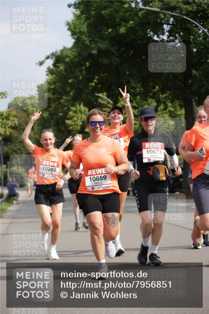 15.06.2025 - REWE Women's Run Jannik Wohlers http://msf.ph/oto/7956851 15.06.2025 08:52:10 Laufen 10282, 10659, 3, 10673 meine-sportfotos.de