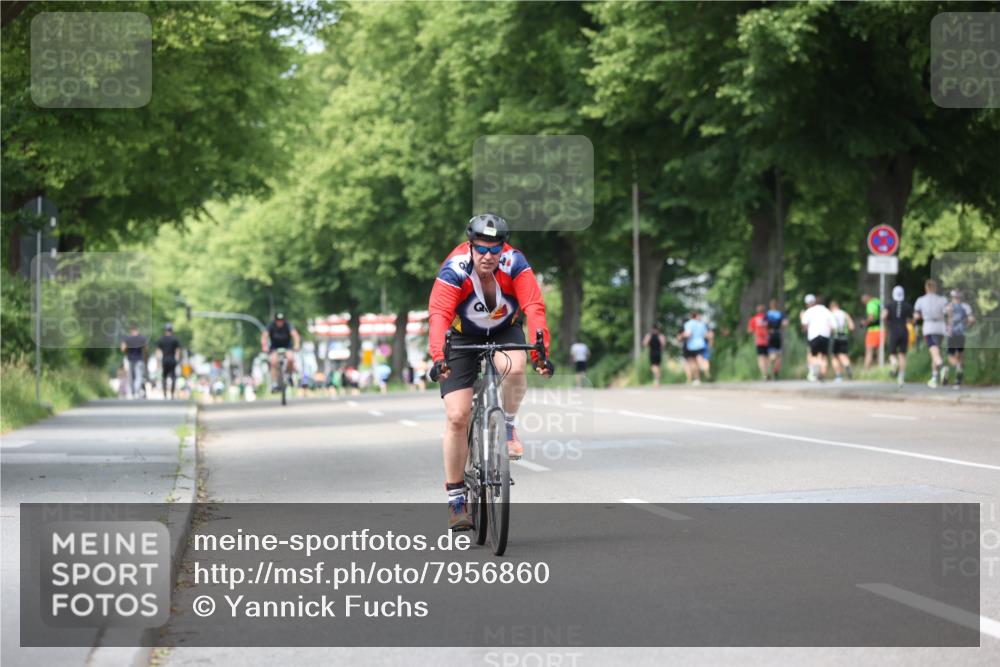 15.06.2025 - 7 Türme Triathlon Yannick Fuchs http://msf.ph/oto/7956860 15.06.2025 13:41:31 Radfahren 704, 1101 meine-sportfotos.de