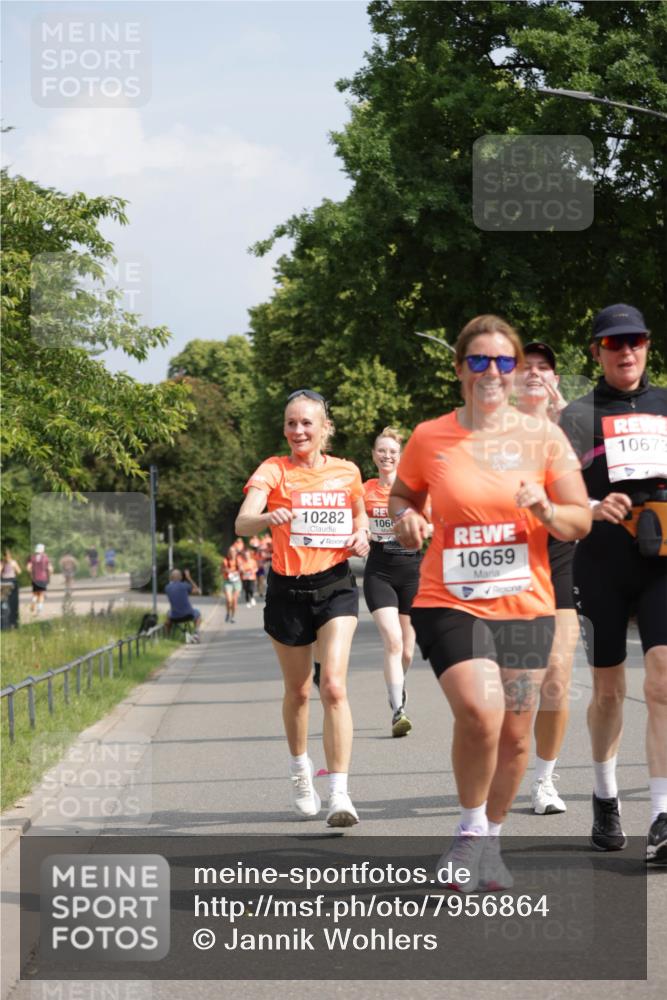 15.06.2025 - REWE Women's Run Jannik Wohlers http://msf.ph/oto/7956864 15.06.2025 08:52:11 Laufen 10282, 1066, 10659, 10673 meine-sportfotos.de