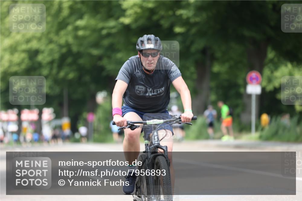 15.06.2025 - 7 Türme Triathlon Yannick Fuchs http://msf.ph/oto/7956893 15.06.2025 13:41:37 Radfahren 1101 meine-sportfotos.de