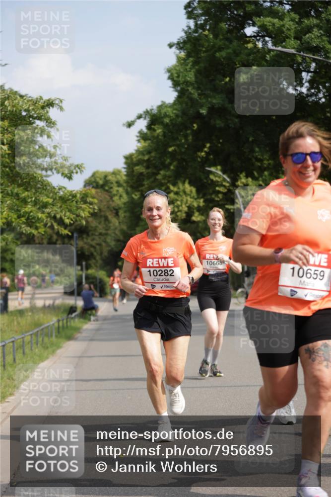 15.06.2025 - REWE Women's Run Jannik Wohlers http://msf.ph/oto/7956895 15.06.2025 08:52:11 Laufen 10282, 10668, 1065 meine-sportfotos.de
