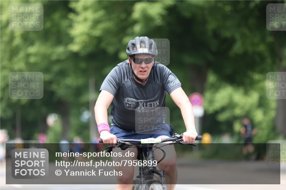 15.06.2025 - 7 Türme Triathlon Yannick Fuchs http://msf.ph/oto/7956899 15.06.2025 13:41:38 Radfahren 1101 meine-sportfotos.de
