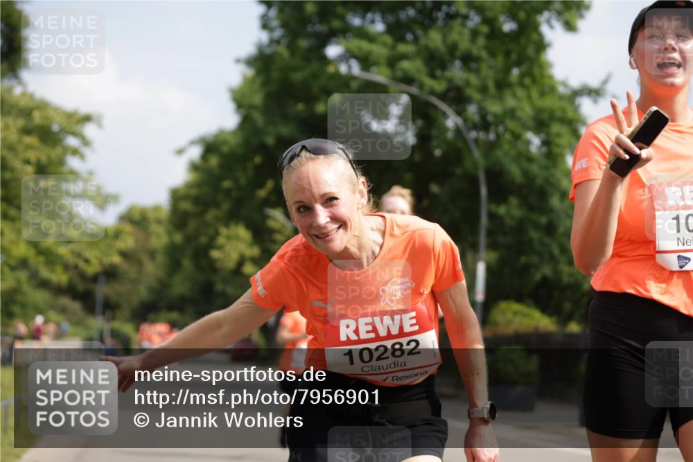 15.06.2025 - REWE Women's Run Jannik Wohlers http://msf.ph/oto/7956901 15.06.2025 08:52:13 Laufen 10, 10282 meine-sportfotos.de