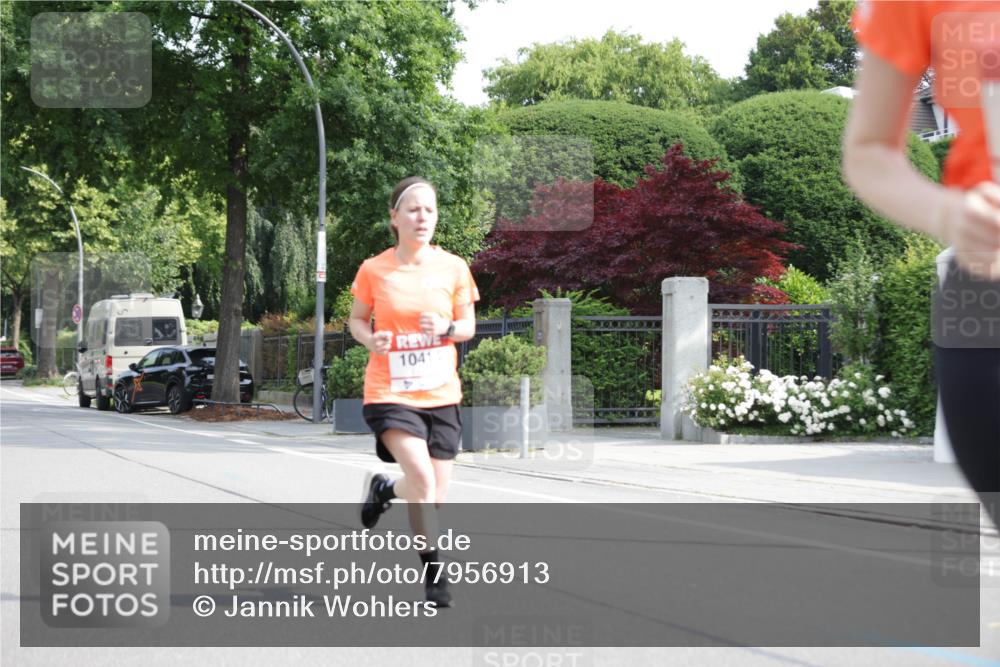 15.06.2025 - REWE Women's Run Jannik Wohlers http://msf.ph/oto/7956913 15.06.2025 08:52:14 Laufen 1041 meine-sportfotos.de
