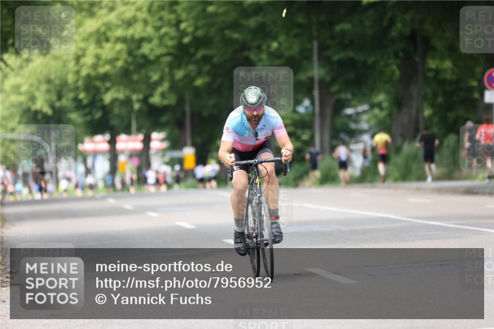 15.06.2025 - 7 Türme Triathlon Yannick Fuchs http://msf.ph/oto/7956952 15.06.2025 13:41:59 Radfahren 199, 670, 921 meine-sportfotos.de