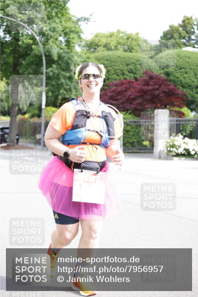 15.06.2025 - REWE Women's Run Jannik Wohlers http://msf.ph/oto/7956957 15.06.2025 09:14:19 Laufen  meine-sportfotos.de