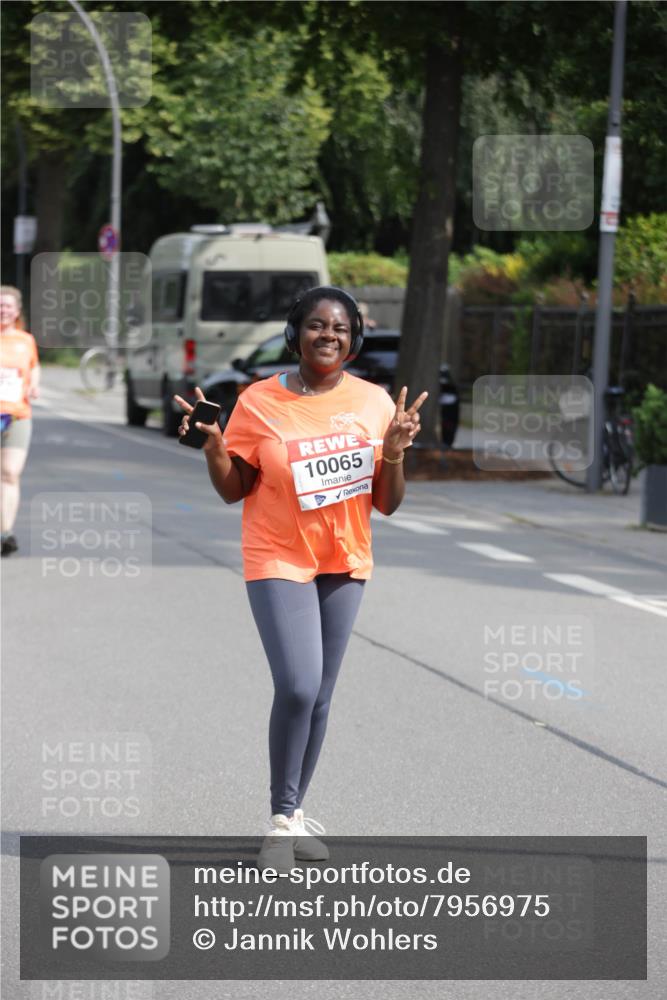 15.06.2025 - REWE Women's Run Jannik Wohlers http://msf.ph/oto/7956975 15.06.2025 09:14:27 Laufen 10065 meine-sportfotos.de