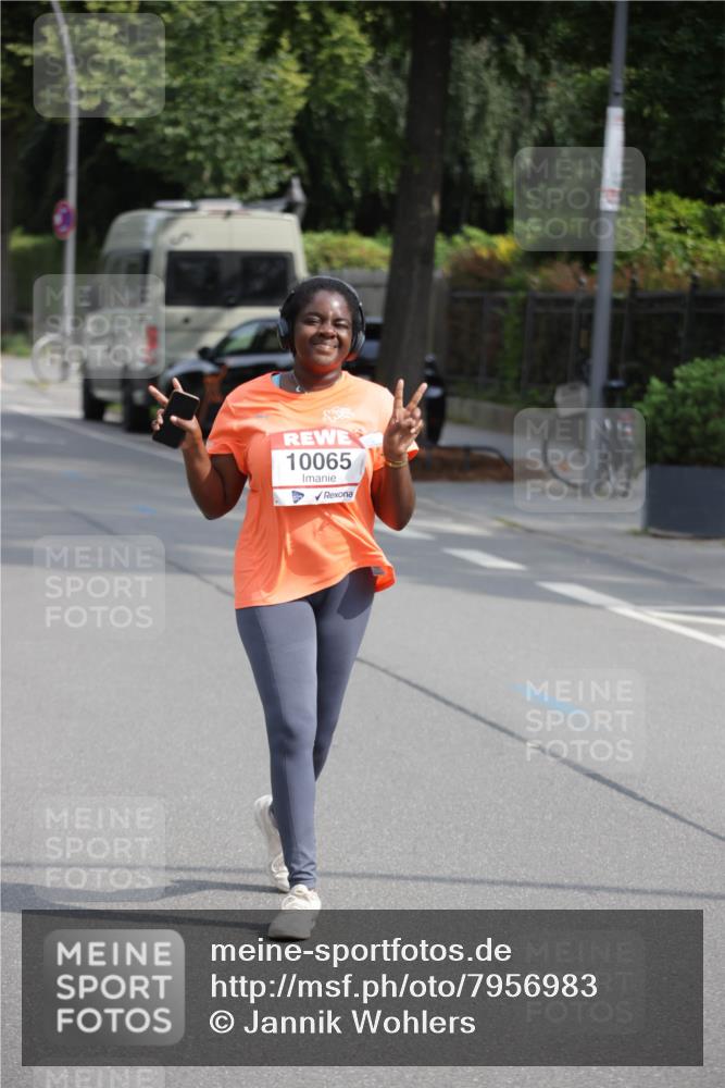15.06.2025 - REWE Women's Run Jannik Wohlers http://msf.ph/oto/7956983 15.06.2025 09:14:27 Laufen 10065 meine-sportfotos.de