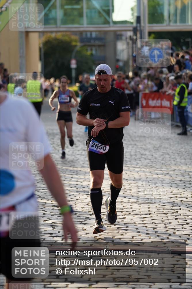 13.06.2025 - Holstenköstenlauf Felixshl http://msf.ph/oto/7957002 13.06.2025 19:47:48 Laufen 2207, 2377, 2485, 2604, 2650 meine-sportfotos.de