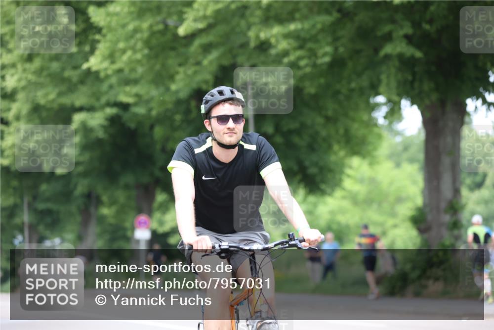 15.06.2025 - 7 Türme Triathlon Yannick Fuchs http://msf.ph/oto/7957031 15.06.2025 13:42:27 Radfahren 320 meine-sportfotos.de
