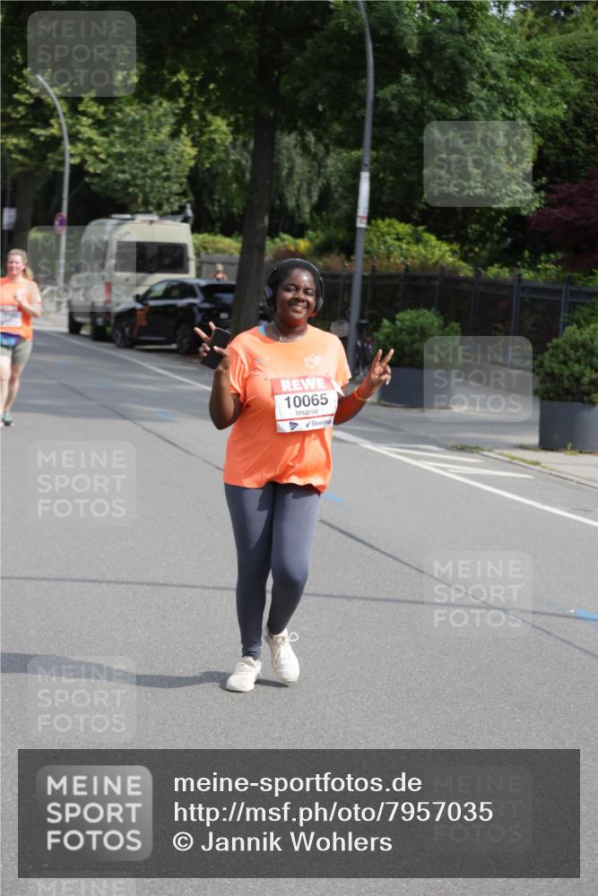 15.06.2025 - REWE Women's Run Jannik Wohlers http://msf.ph/oto/7957035 15.06.2025 09:14:28 Laufen 10065 meine-sportfotos.de