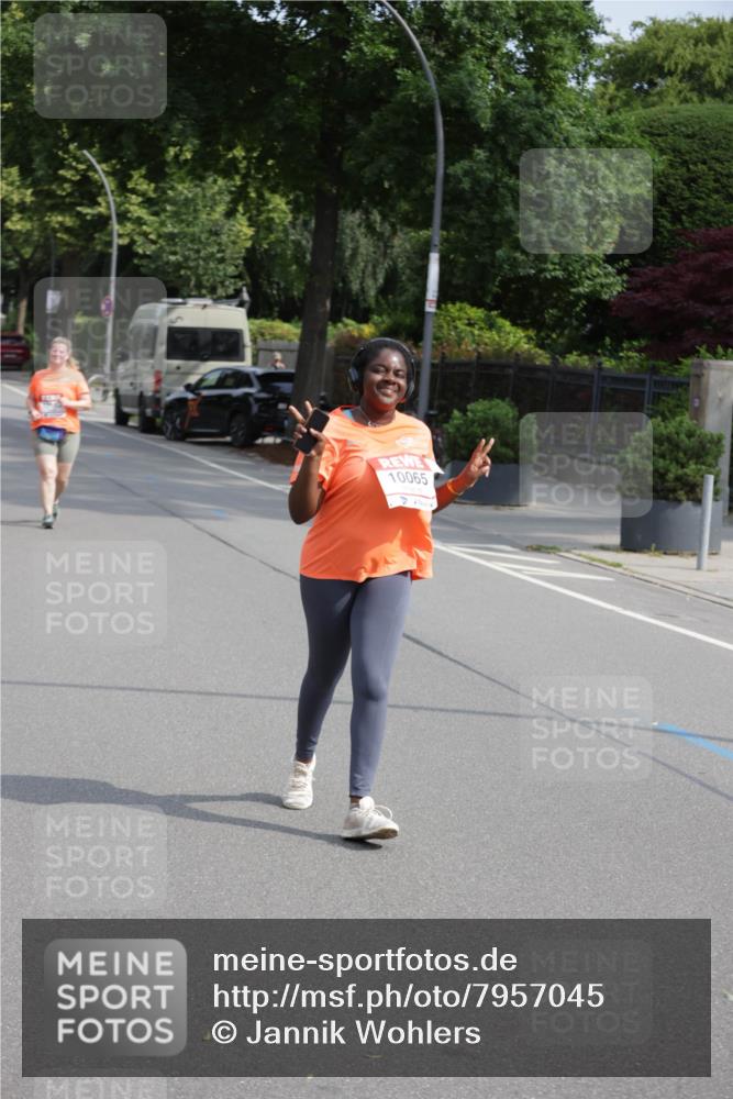 15.06.2025 - REWE Women's Run Jannik Wohlers http://msf.ph/oto/7957045 15.06.2025 09:14:29 Laufen 10065 meine-sportfotos.de