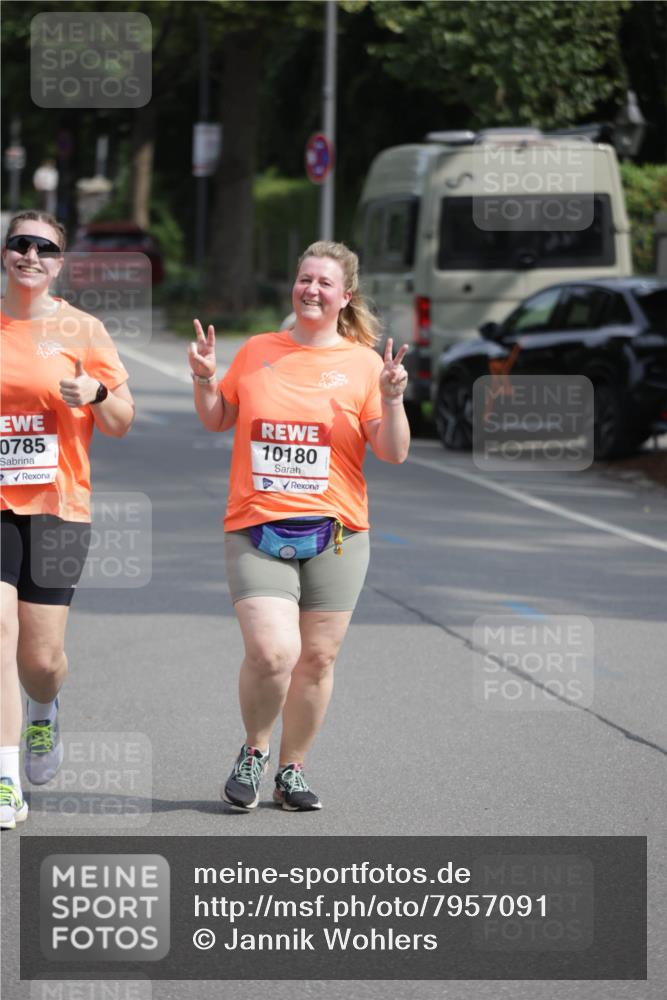 15.06.2025 - REWE Women's Run Jannik Wohlers http://msf.ph/oto/7957091 15.06.2025 09:14:31 Laufen 0785, 10180 meine-sportfotos.de