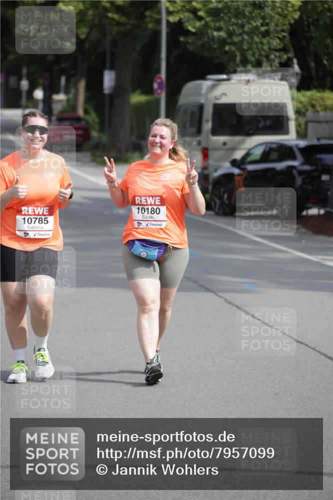 15.06.2025 - REWE Women's Run Jannik Wohlers http://msf.ph/oto/7957099 15.06.2025 09:14:32 Laufen 10785, 10180 meine-sportfotos.de