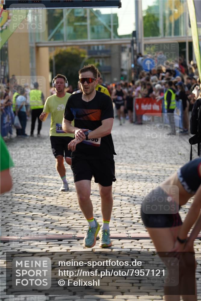 13.06.2025 - Holstenköstenlauf Felixshl http://msf.ph/oto/7957121 13.06.2025 19:48:01 Laufen 2183, 2344, 2804, 3574, 3603, 3896, 3907 meine-sportfotos.de