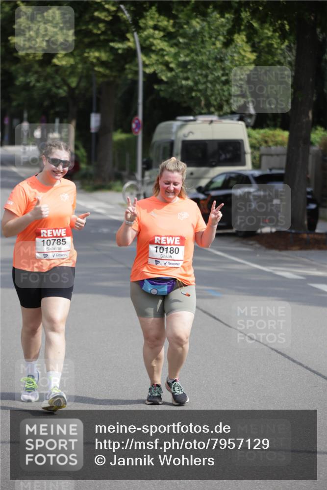 15.06.2025 - REWE Women's Run Jannik Wohlers http://msf.ph/oto/7957129 15.06.2025 09:14:33 Laufen 10785, 10180 meine-sportfotos.de