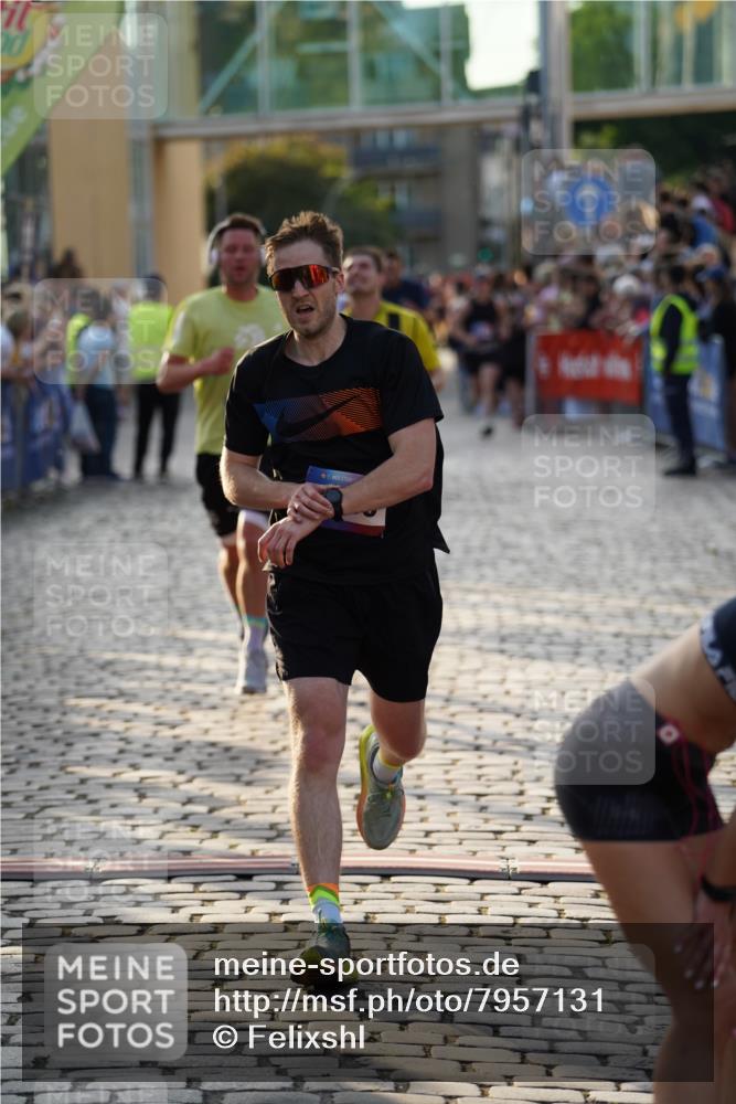 13.06.2025 - Holstenköstenlauf Felixshl http://msf.ph/oto/7957131 13.06.2025 19:48:01 Laufen 2183, 2344, 2804, 3574, 3603, 3896, 3907 meine-sportfotos.de