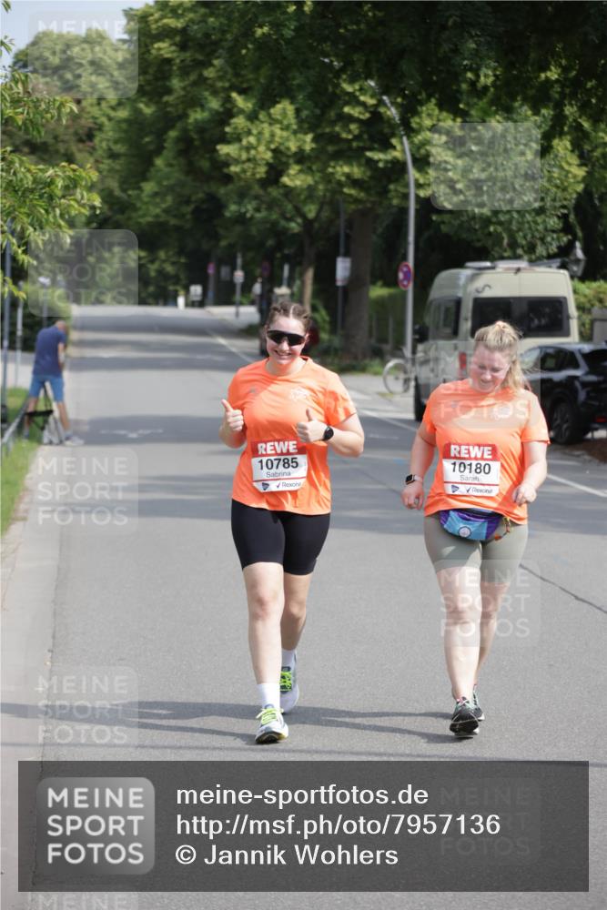 15.06.2025 - REWE Women's Run Jannik Wohlers http://msf.ph/oto/7957136 15.06.2025 09:14:33 Laufen 10785, 10180 meine-sportfotos.de