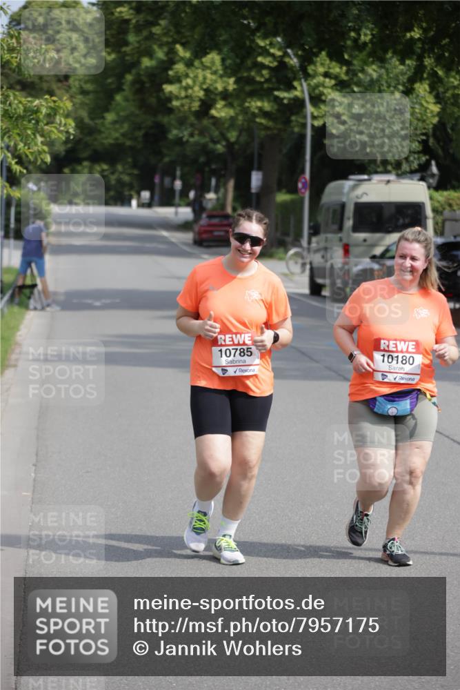 15.06.2025 - REWE Women's Run Jannik Wohlers http://msf.ph/oto/7957175 15.06.2025 09:14:34 Laufen 10785, 10180 meine-sportfotos.de