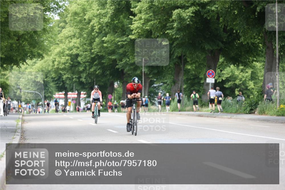 15.06.2025 - 7 Türme Triathlon Yannick Fuchs http://msf.ph/oto/7957180 15.06.2025 13:43:00 Radfahren 281, 379, 629 meine-sportfotos.de
