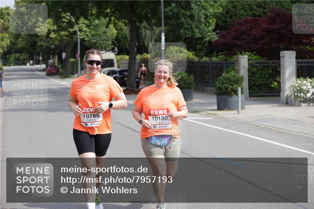15.06.2025 - REWE Women's Run Jannik Wohlers http://msf.ph/oto/7957193 15.06.2025 09:14:35 Laufen 10785, 10180 meine-sportfotos.de