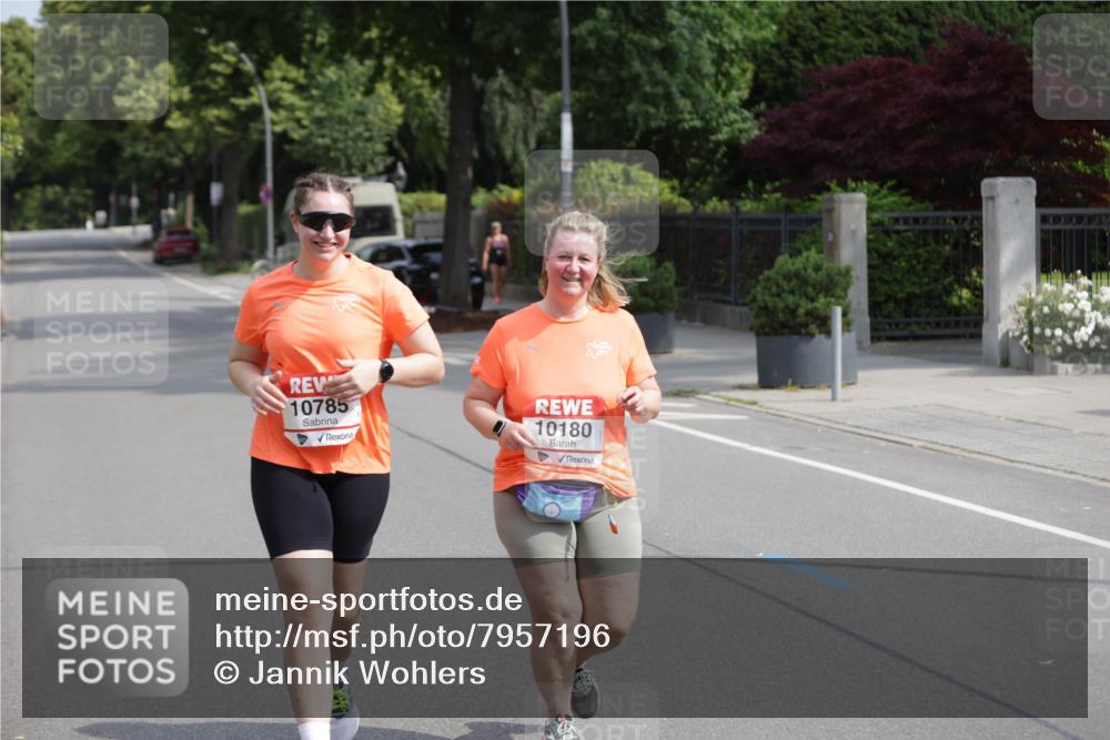 15.06.2025 - REWE Women's Run Jannik Wohlers http://msf.ph/oto/7957196 15.06.2025 09:14:36 Laufen 10785, 10180 meine-sportfotos.de