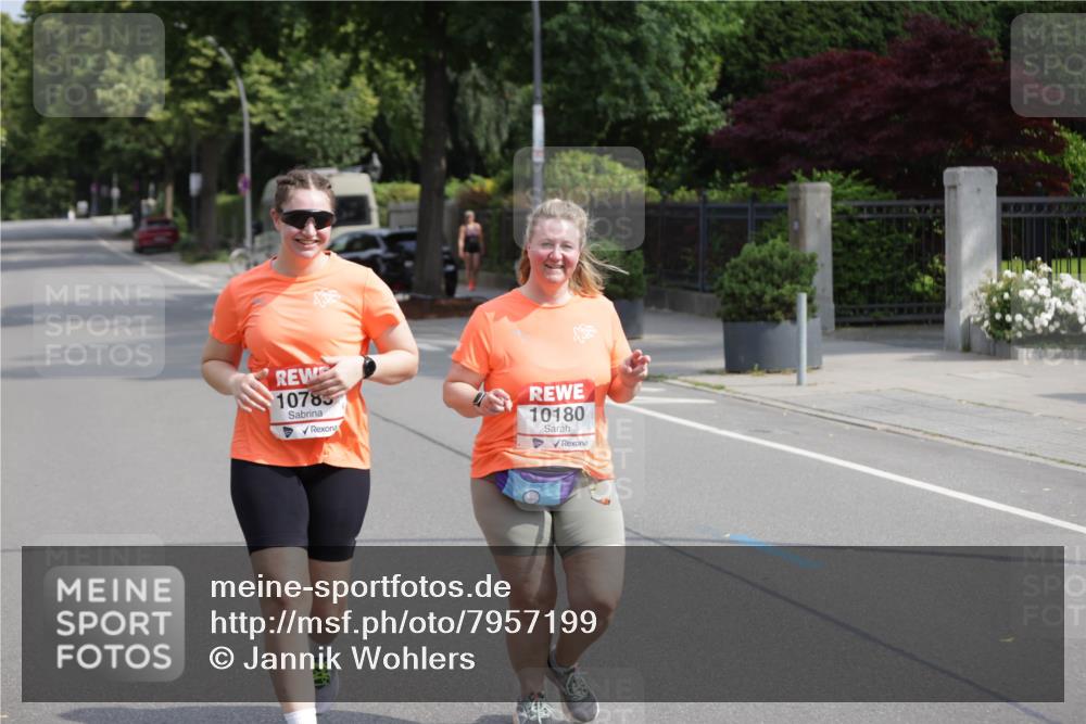 15.06.2025 - REWE Women's Run Jannik Wohlers http://msf.ph/oto/7957199 15.06.2025 09:14:36 Laufen 10785, 10180 meine-sportfotos.de