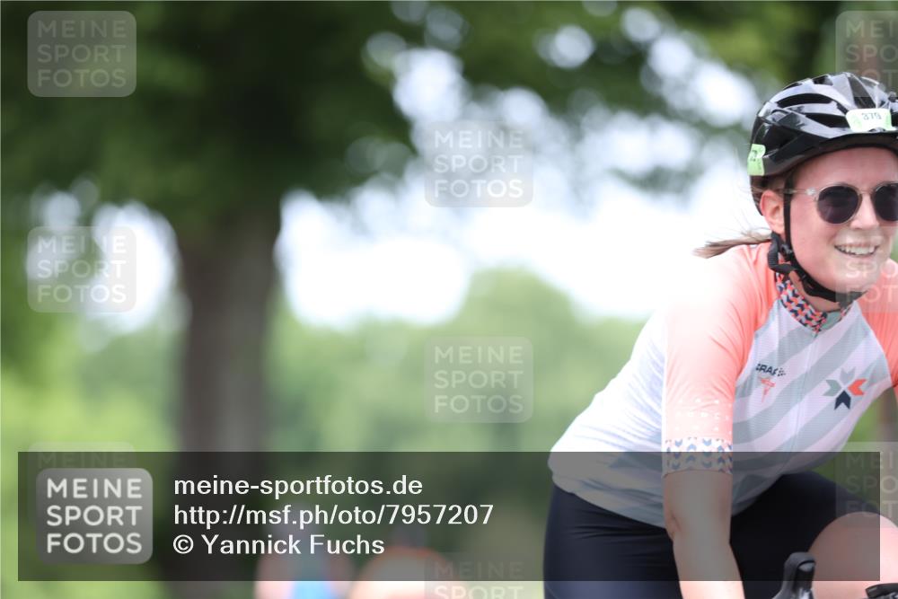 15.06.2025 - 7 Türme Triathlon Yannick Fuchs http://msf.ph/oto/7957207 15.06.2025 13:43:04 Radfahren 281, 379, 509 meine-sportfotos.de