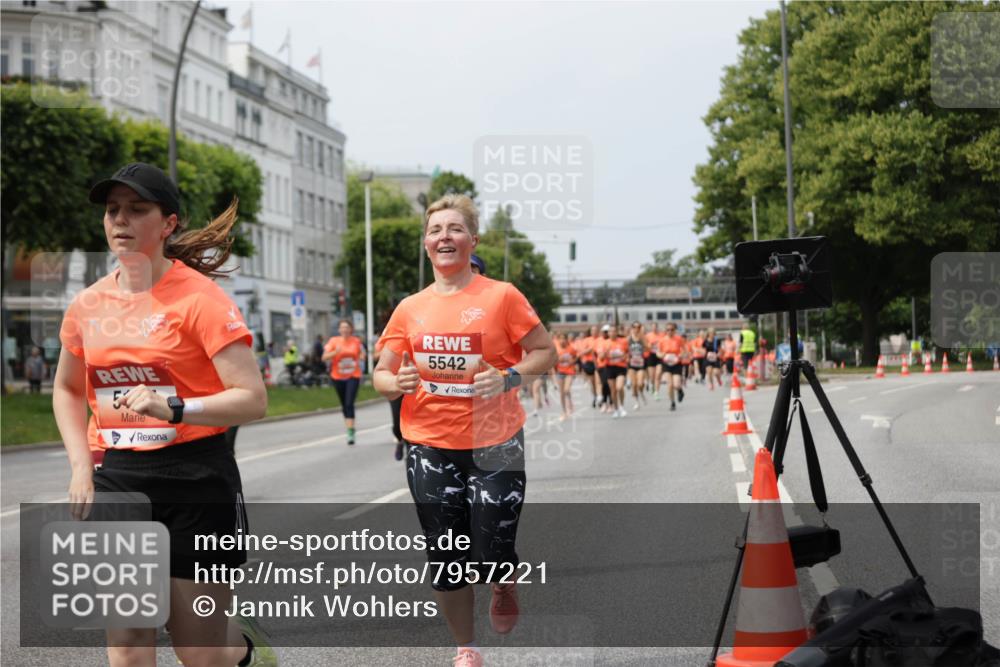 15.06.2025 - REWE Women's Run Jannik Wohlers http://msf.ph/oto/7957221 15.06.2025 09:43:52 Laufen 5, 5542 meine-sportfotos.de