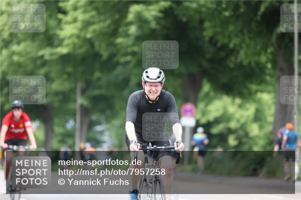 15.06.2025 - 7 Türme Triathlon Yannick Fuchs http://msf.ph/oto/7957258 15.06.2025 13:43:23 Radfahren 795, 834, 933, 1110 meine-sportfotos.de