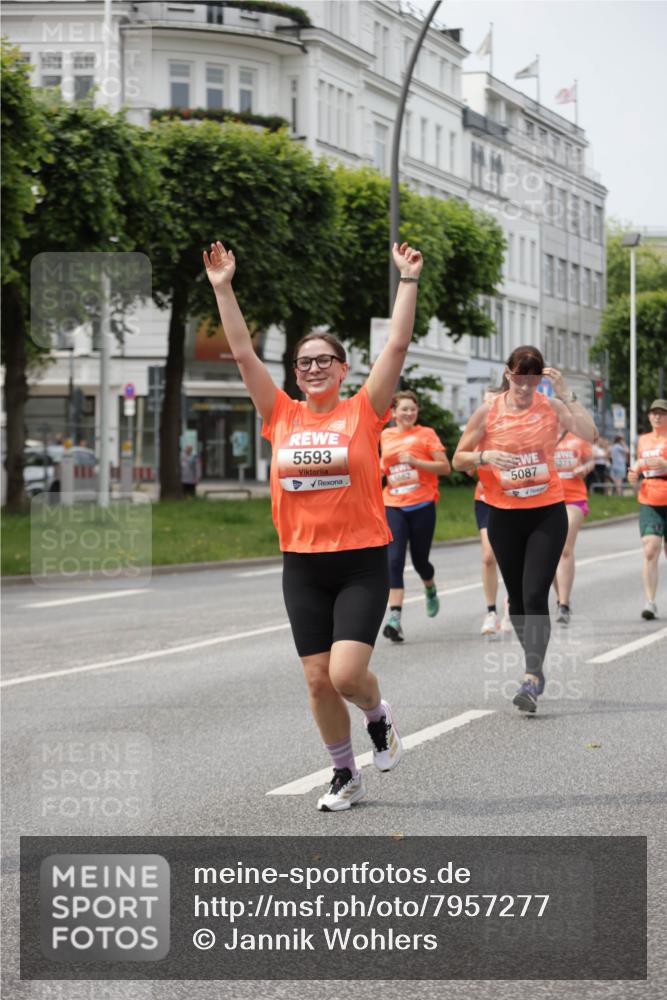 15.06.2025 - REWE Women's Run Jannik Wohlers http://msf.ph/oto/7957277 15.06.2025 09:43:56 Laufen 5593, 5087 meine-sportfotos.de