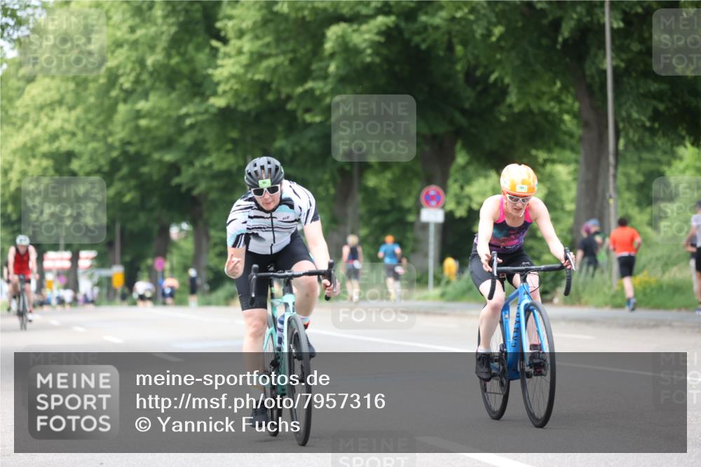 15.06.2025 - 7 Türme Triathlon Yannick Fuchs http://msf.ph/oto/7957316 15.06.2025 13:43:31 Radfahren 195, 600, 933, 987, 1110, 1137 meine-sportfotos.de