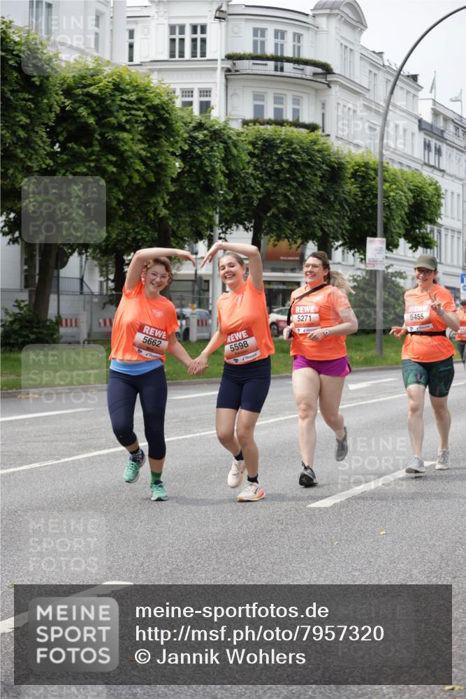 15.06.2025 - REWE Women's Run Jannik Wohlers http://msf.ph/oto/7957320 15.06.2025 09:43:58 Laufen 5662, 5598, 5271, 5455 meine-sportfotos.de