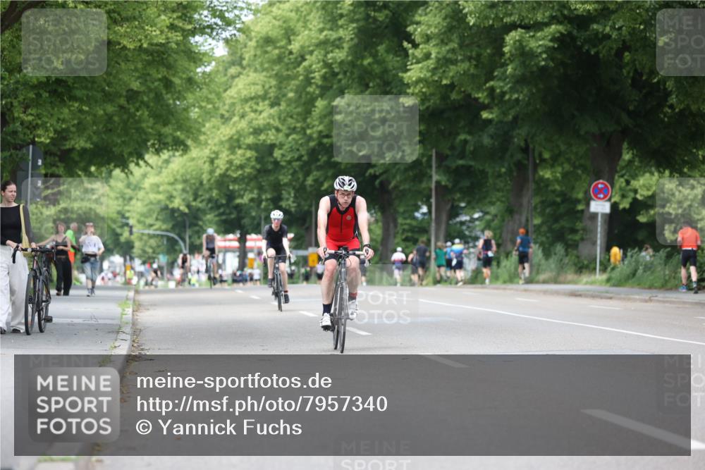 15.06.2025 - 7 Türme Triathlon Yannick Fuchs http://msf.ph/oto/7957340 15.06.2025 13:43:34 Radfahren 195, 600, 987, 1137 meine-sportfotos.de