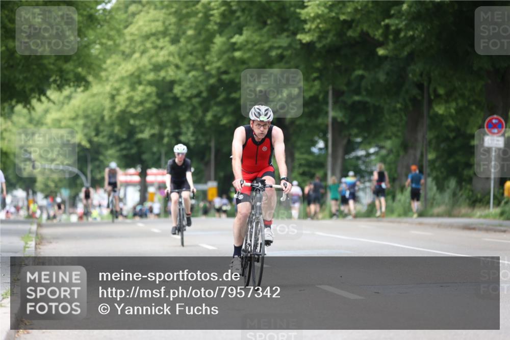 15.06.2025 - 7 Türme Triathlon Yannick Fuchs http://msf.ph/oto/7957342 15.06.2025 13:43:34 Radfahren 195, 600, 987, 1137 meine-sportfotos.de