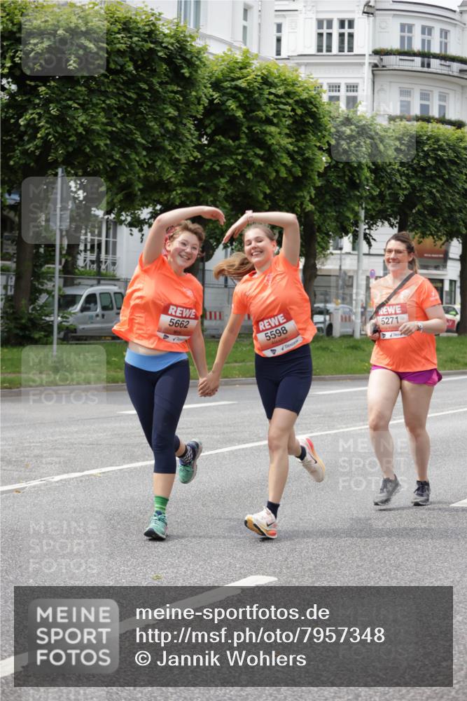 15.06.2025 - REWE Women's Run Jannik Wohlers http://msf.ph/oto/7957348 15.06.2025 09:43:59 Laufen 5662, 5598, 5271 meine-sportfotos.de