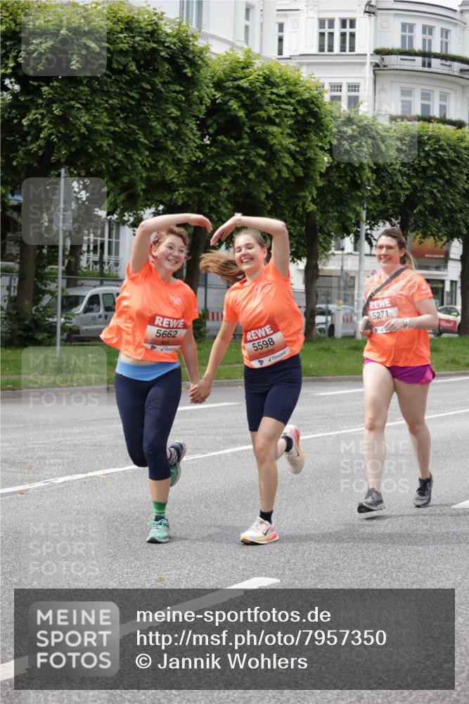 15.06.2025 - REWE Women's Run Jannik Wohlers http://msf.ph/oto/7957350 15.06.2025 09:43:59 Laufen 5662, 5598, 5271 meine-sportfotos.de