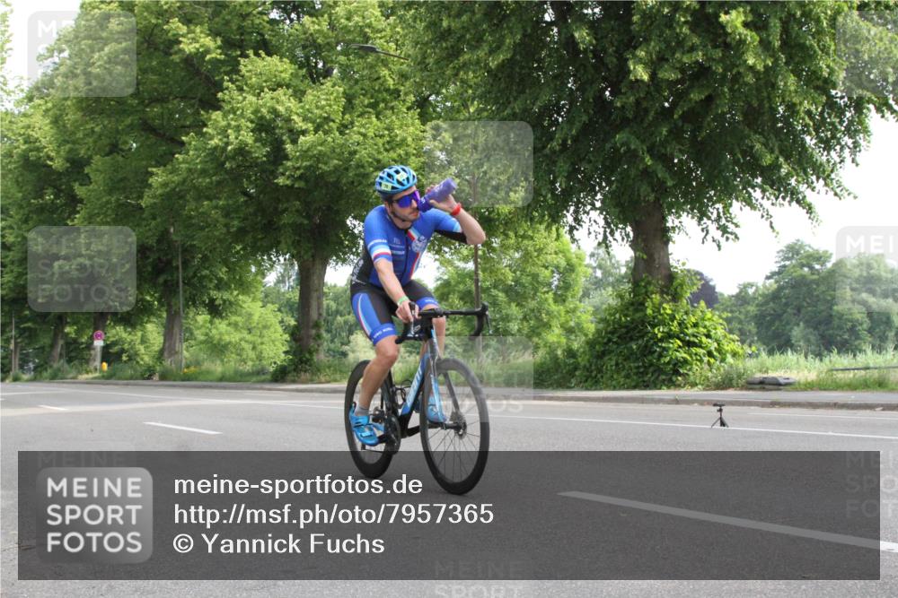 15.06.2025 - 7 Türme Triathlon Yannick Fuchs http://msf.ph/oto/7957365 15.06.2025 09:48:47 Radfahren  meine-sportfotos.de