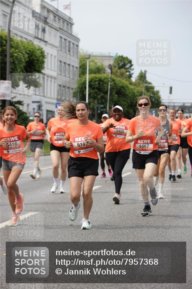 15.06.2025 - REWE Women's Run Jannik Wohlers http://msf.ph/oto/7957368 15.06.2025 09:44:00 Laufen 5416, 5156, 5333, 5197, 5425, 49, 5272, 5567 meine-sportfotos.de