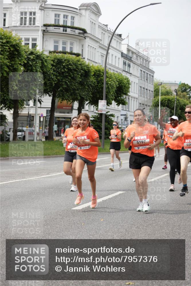15.06.2025 - REWE Women's Run Jannik Wohlers http://msf.ph/oto/7957376 15.06.2025 09:44:01 Laufen 5478, 5156, 5197, 5425, 556 meine-sportfotos.de