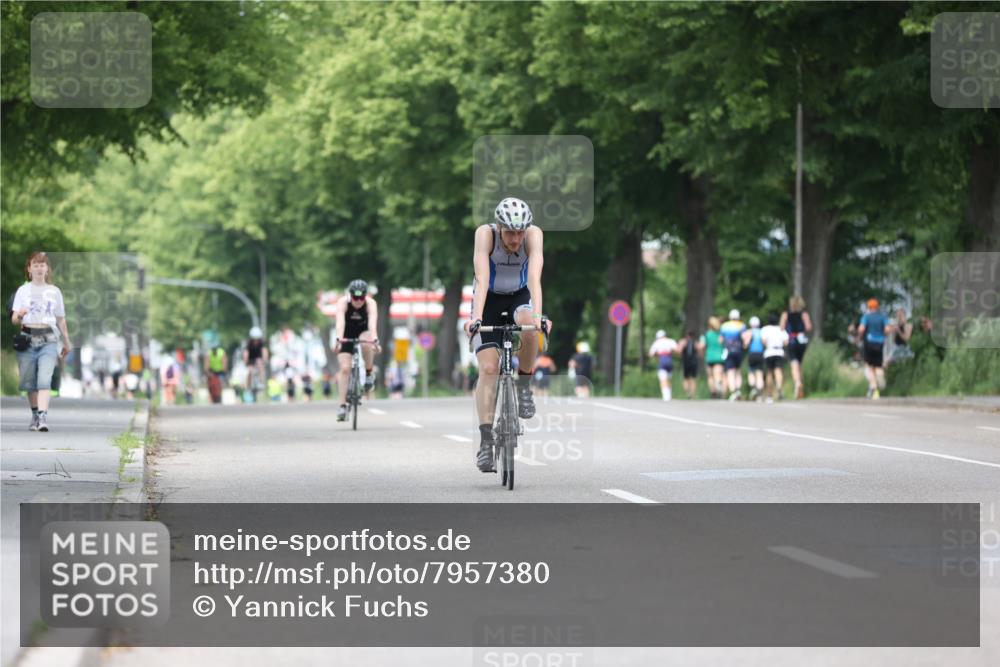 15.06.2025 - 7 Türme Triathlon Yannick Fuchs http://msf.ph/oto/7957380 15.06.2025 13:43:39 Radfahren 479, 600, 1137 meine-sportfotos.de