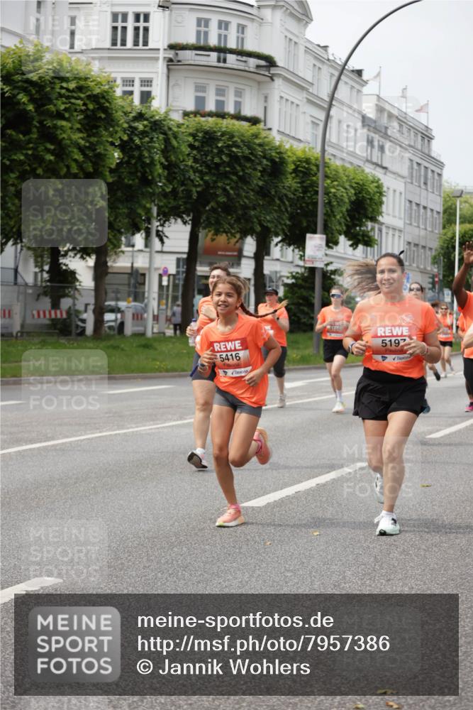 15.06.2025 - REWE Women's Run Jannik Wohlers http://msf.ph/oto/7957386 15.06.2025 09:44:01 Laufen 11011, 5416, 519 meine-sportfotos.de