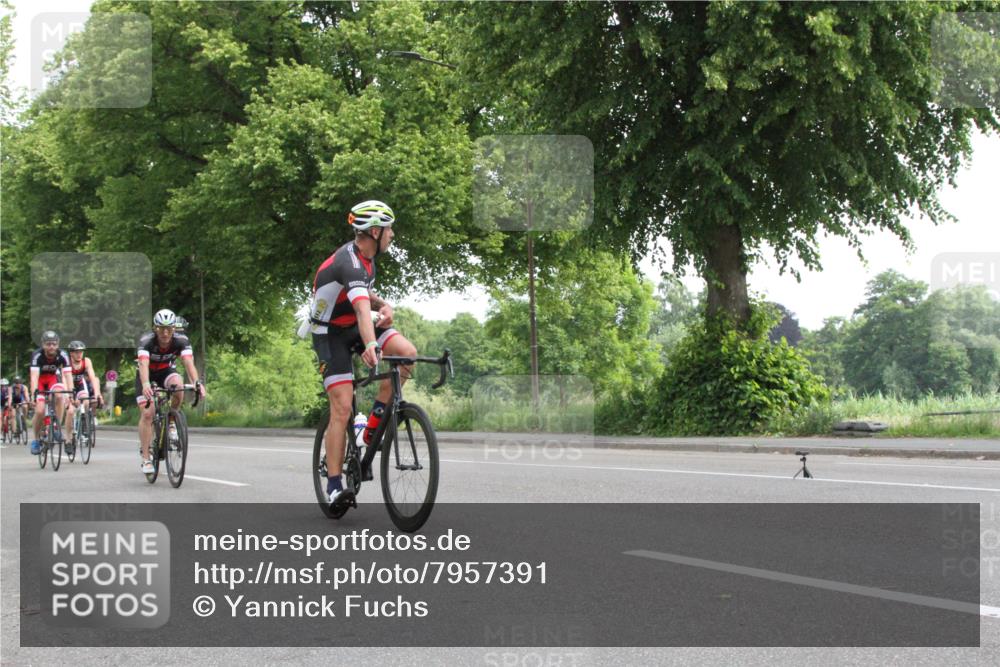 15.06.2025 - 7 Türme Triathlon Yannick Fuchs http://msf.ph/oto/7957391 15.06.2025 09:48:57 Radfahren  meine-sportfotos.de
